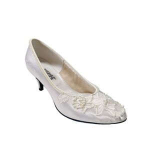 Vintage Studio 6 ivory satin sequin pearl beaded floral embroidered high heels 7